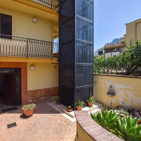 Stunning In With Outdoor Swimming Pool, Wifi And 1 Bedrooms *