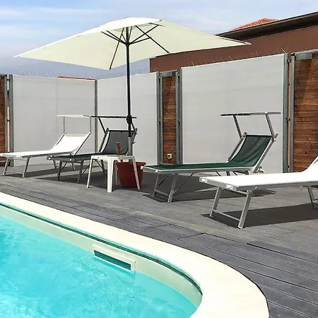 アパート Stunning In With Outdoor Swimming Pool, Wifi And 1 Bedrooms テルミニ・イメレーゼ